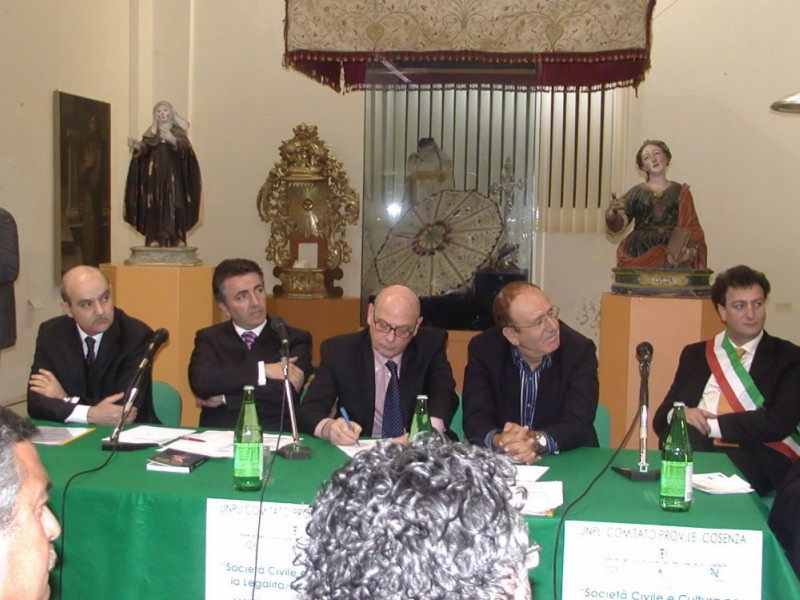 Correva il 2007, Rogliano, in un convegno sulla legalità premiato Manfredi Borsellino, figlio di Paolo Borsellino