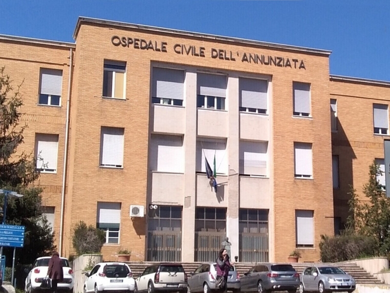 Sanità. Misiti (M5S): “Un plauso all’ospedale di Cosenza per l’ambulatorio di estetica oncologica”
