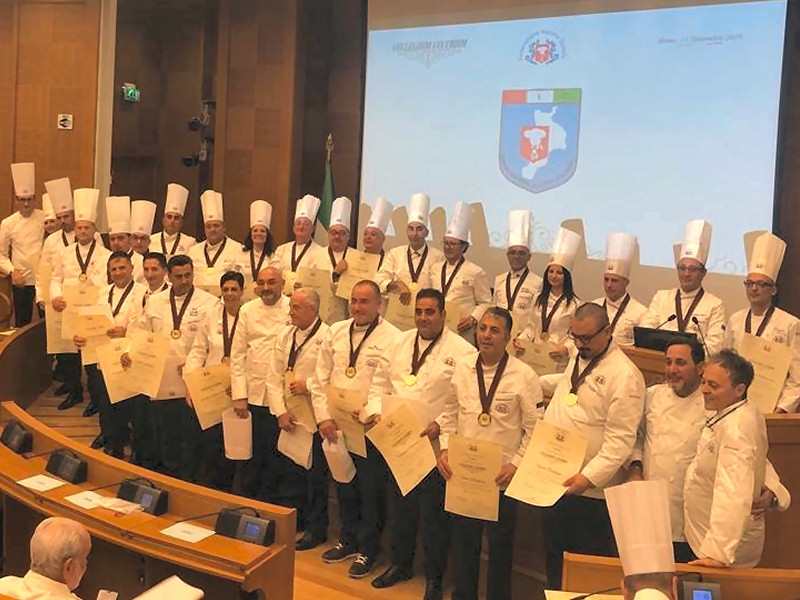 27 cuochi calabresi ricevono a Montecitorio i Collari Collegium Cocorum