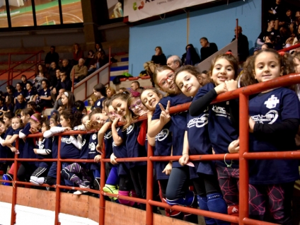 Natale sottorete della Volley Cosenza. In campo gare di Volley S3