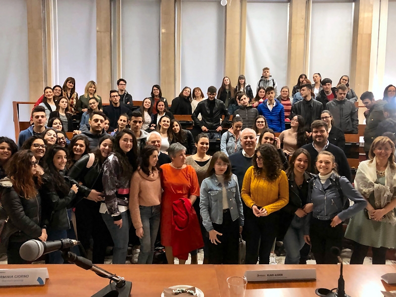 Cosenza, organizzate dalla Camera di Commercio le lezioni Olivettiane, Algieri e De&#039; Liguori Carino dialogano con gli studenti