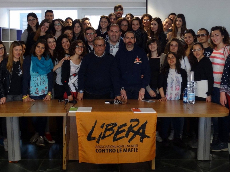 Laboratorio di Antimafia Unical: a Vibo in piazza con LIBERA per manifestare a favore della giustizia e delle inchieste di Gratteri