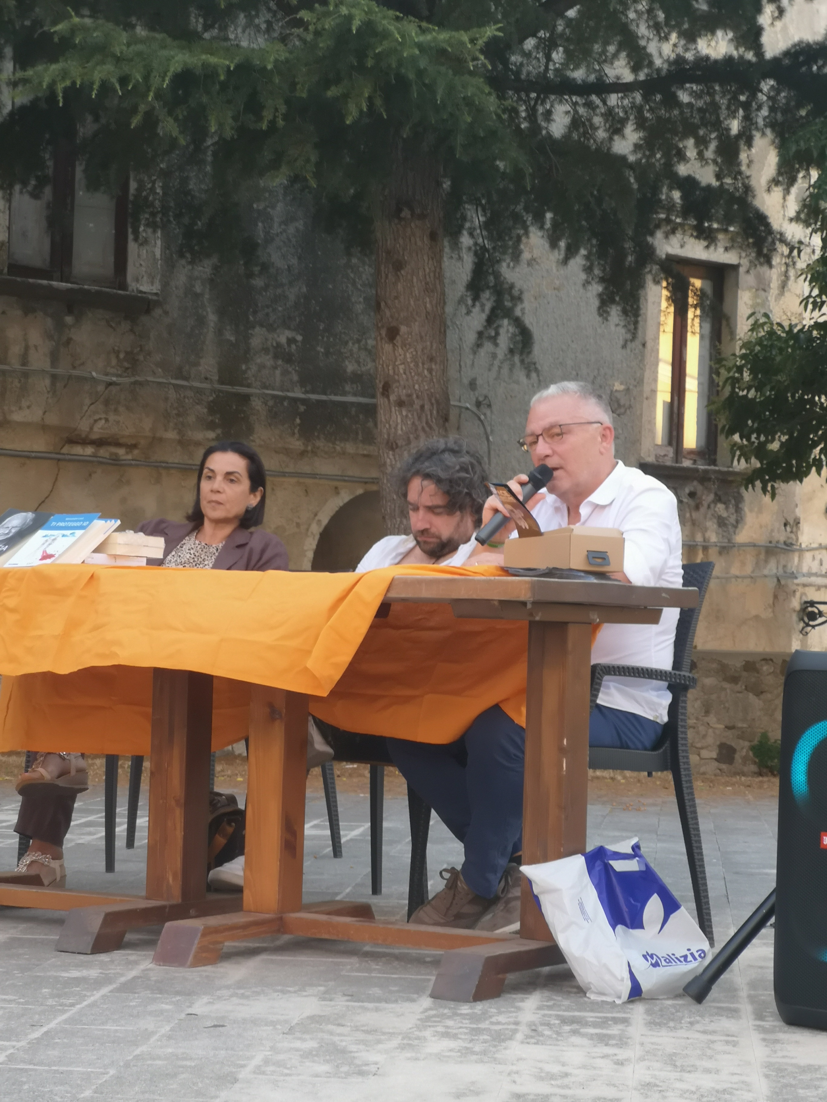 Borgo Storico di Fiumefreddo Bruzio, icone dell'antimafia sociale a confronto con la presentazione di "Disperanza", libro di Giulio Cavalli